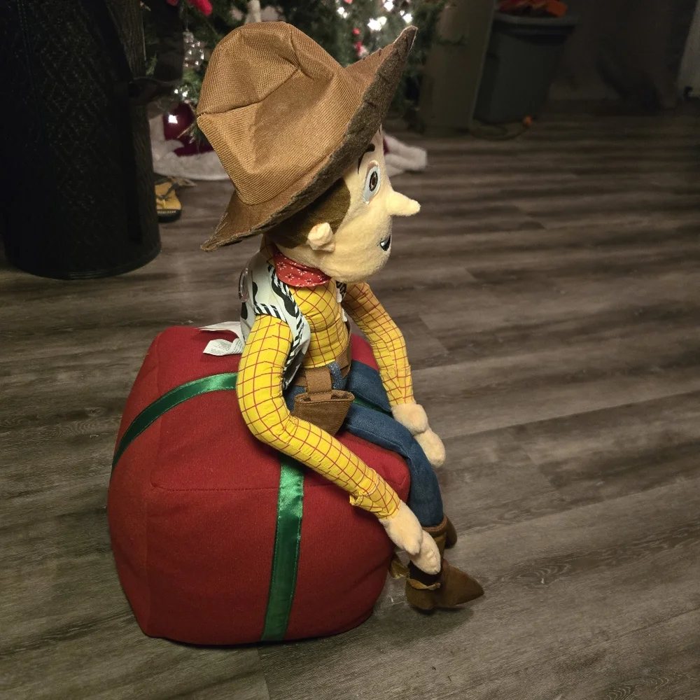 Gemmy woody plush